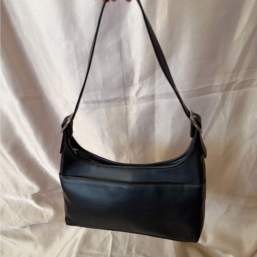 Minimal crescent Black Shoulder Bag